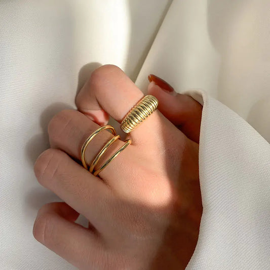 Vintage Stripes Engagement Jewelry: Timeless Elegance