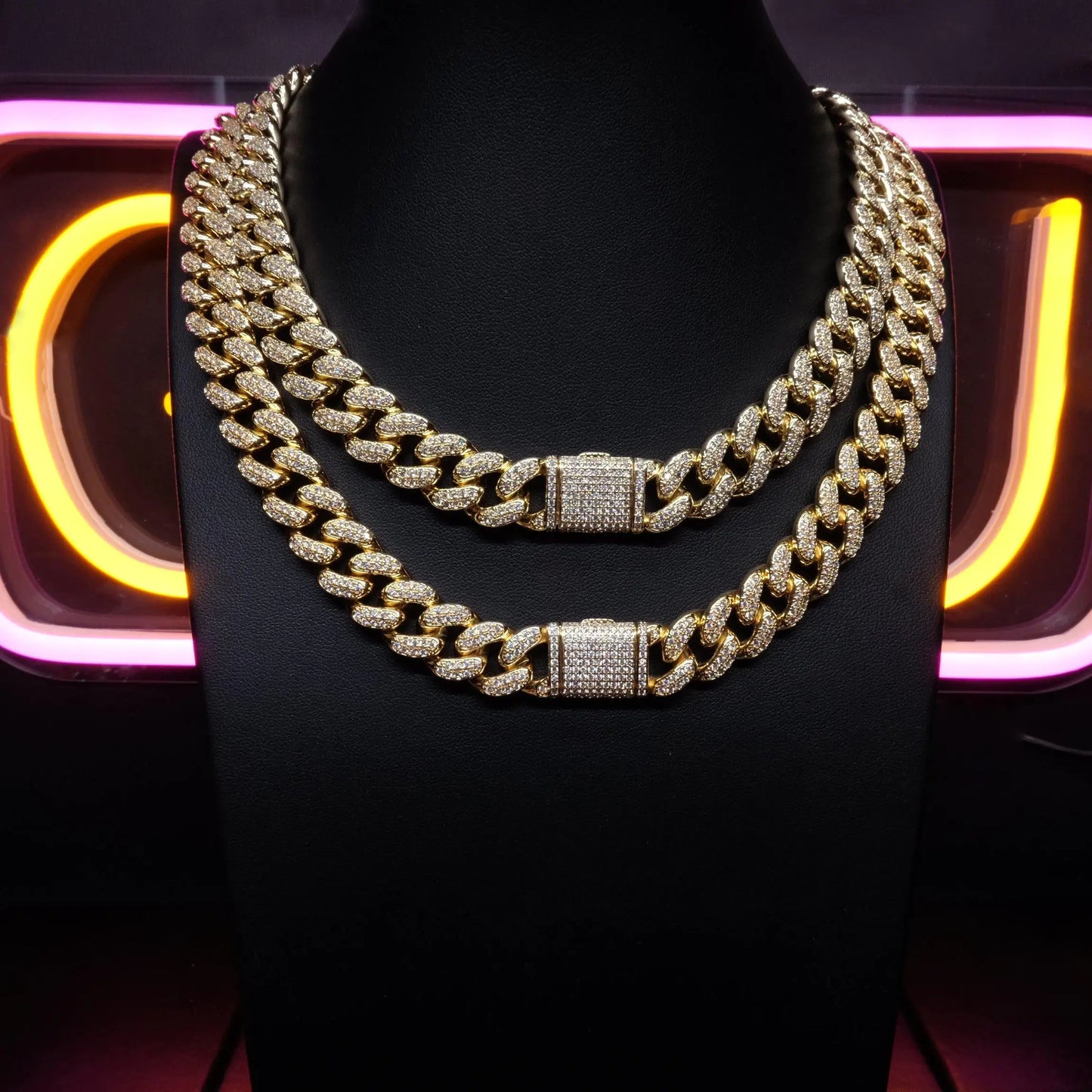 Flip Buckle Iced Cuban Link Chain Necklace – Gold-Plated Statement Piece