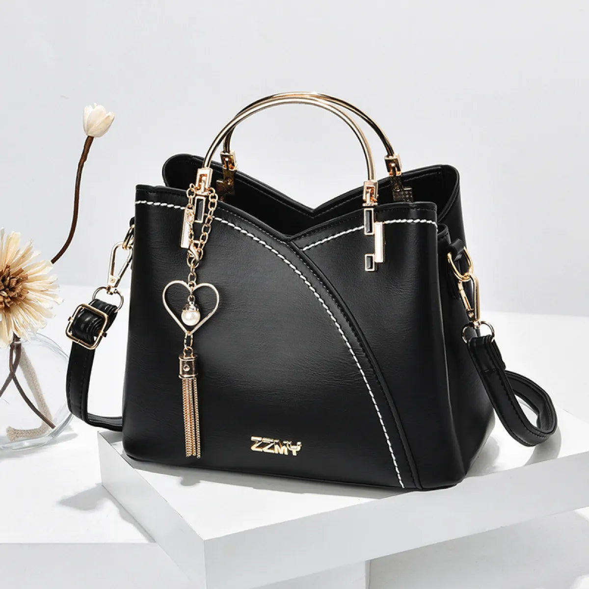 Street Chic Medium PU Leather Handbag – Stylish Everyday Essential